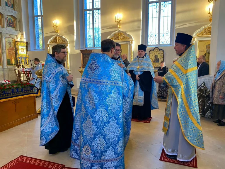 Наш приход встретил праздник Успения Пресвятой Богородицы. Фото.