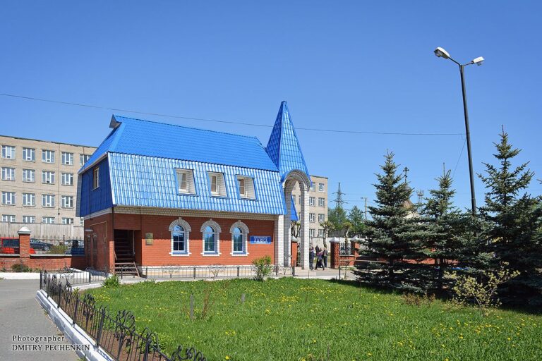 Ищем свечницу в Церковную лавку!